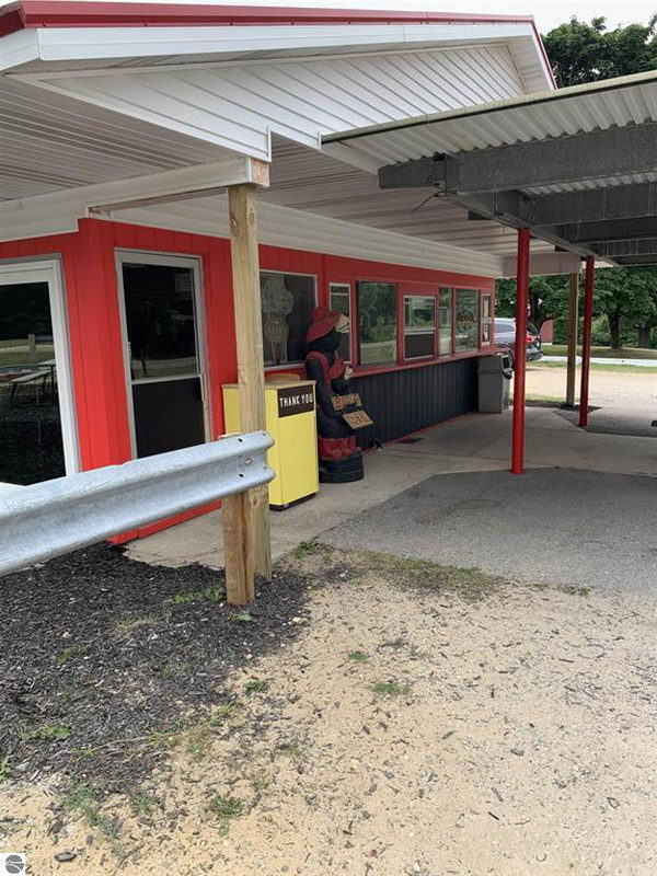 Big Rs Hogs & Dogs - Real Estate And Website Photo (newer photo)